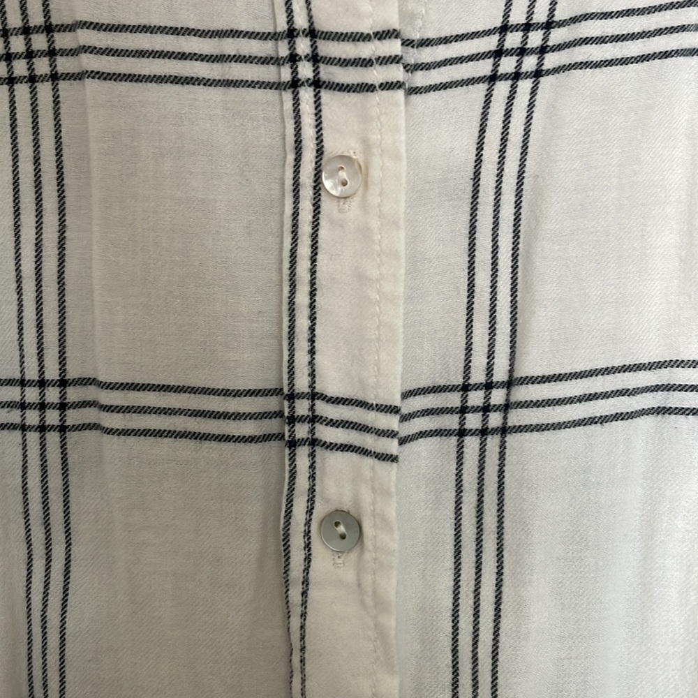 Button up - Picture 2 of 4